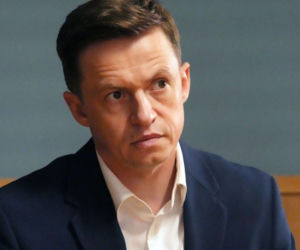 Barwy szczęścia, odcinek 3331: Powrót do tematu zemsty Rawiczów może kosztować Modrzyckiego utratę posady