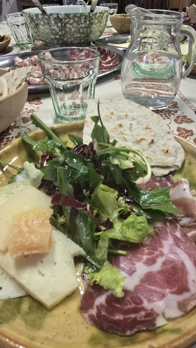 Piadina romagnola - duma regionu Emilia-Romania. Spotkanie z włoską tradycją w wiosce Montetiffi