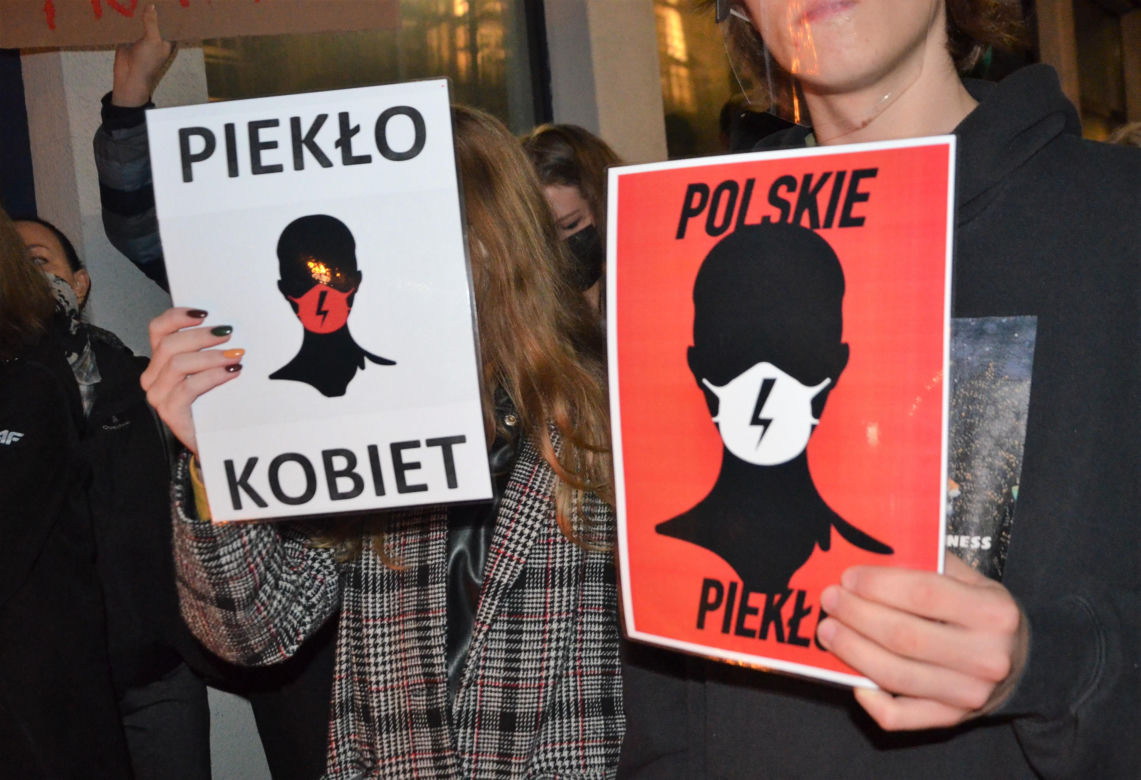 Protesty przeciwko zmianom w prawie aborcyjnym w 2020 roku przetoczyły się przez polskie ulice