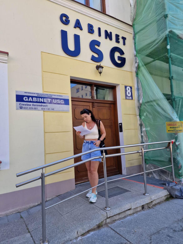 Znana celebrytka w ciąży? Eliza Gwiazda była na USG, a potem oglądała wózki dla dzieci!