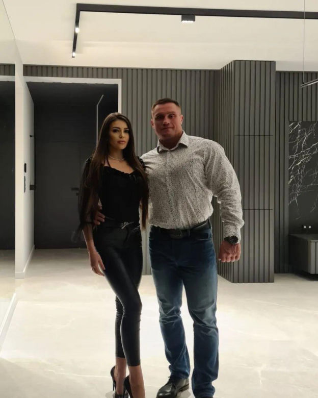 Krzysztof Radzikowski z partnerką Michaliną Pyszkiewicz
