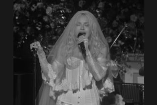 Madonna zachwyca w ślubnym wydaniu. 40 lat temu nosiła się podobnie!