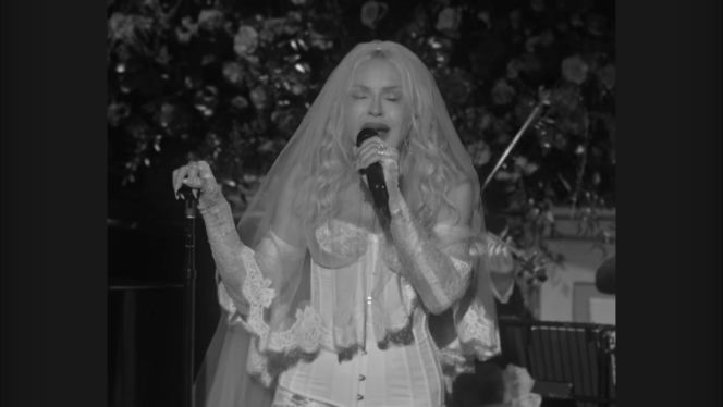 Madonna zachwyca w ślubnym wydaniu. 40 lat temu nosiła się podobnie!