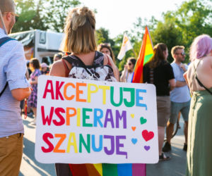 Marsz Równości w Krakowie - tłumy na wydarzeniu pod hasłem Zaczerpnąć tchu.