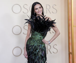 Demi Moore zachwyciła w kreacji na Oscarach. Nie wygląda na 63 lata