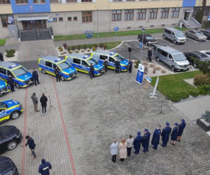 Nowe policyjne samochody