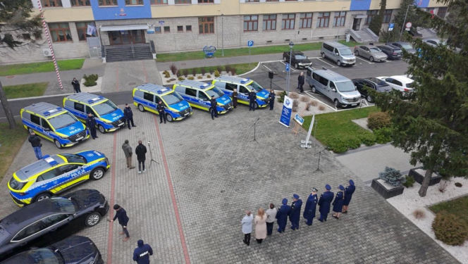 Nowe policyjne samochody