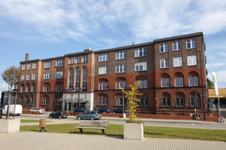 To miasto na Śląsku zachwyca perłami architektury. Zabytkowe osiedla robią wrażenie!