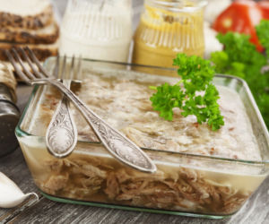 Smaki Wielkanocy. Zimne nóżki z majerankiem. Jajka faszerowane na ciepło