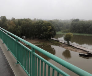 Most pontonowy na Wiśle zdemontowany. Ścieki znów wpadają do rzeki