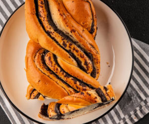 Ten nocny makowiec robi furorę przed świętami! Przepis, który wychodzi zawsze