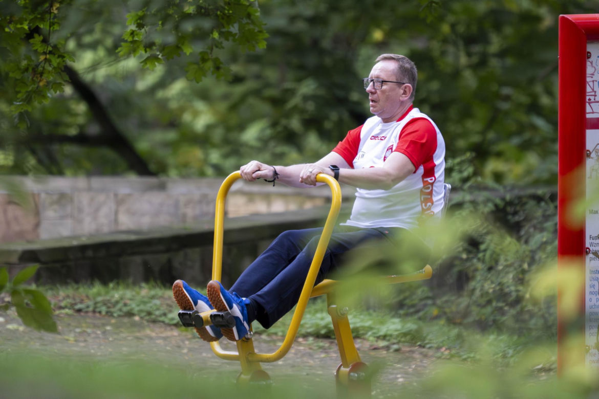 Były minister z PiS Robert Telus na siłowni