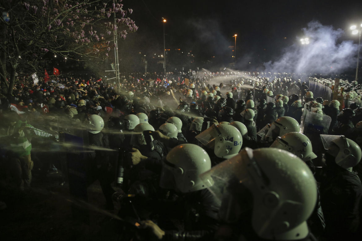 Turcja. Dziesiątki tysięcy demonstrantów ponownie na ulicach Stambułu