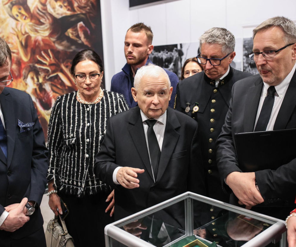 Jarosław Kaczyński na otwarciu wystawy pt. „Katyń 1940 - Smoleńsk 2010. Anatomia kłamstwa” w Muzeum Miejskim w Jastrzębiu-Zdroju