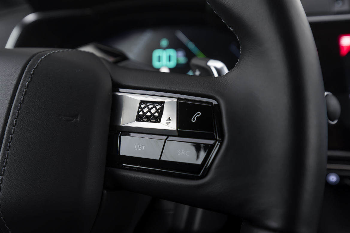 DS 7 Crossback E-Tense 300 4x4 Louvre