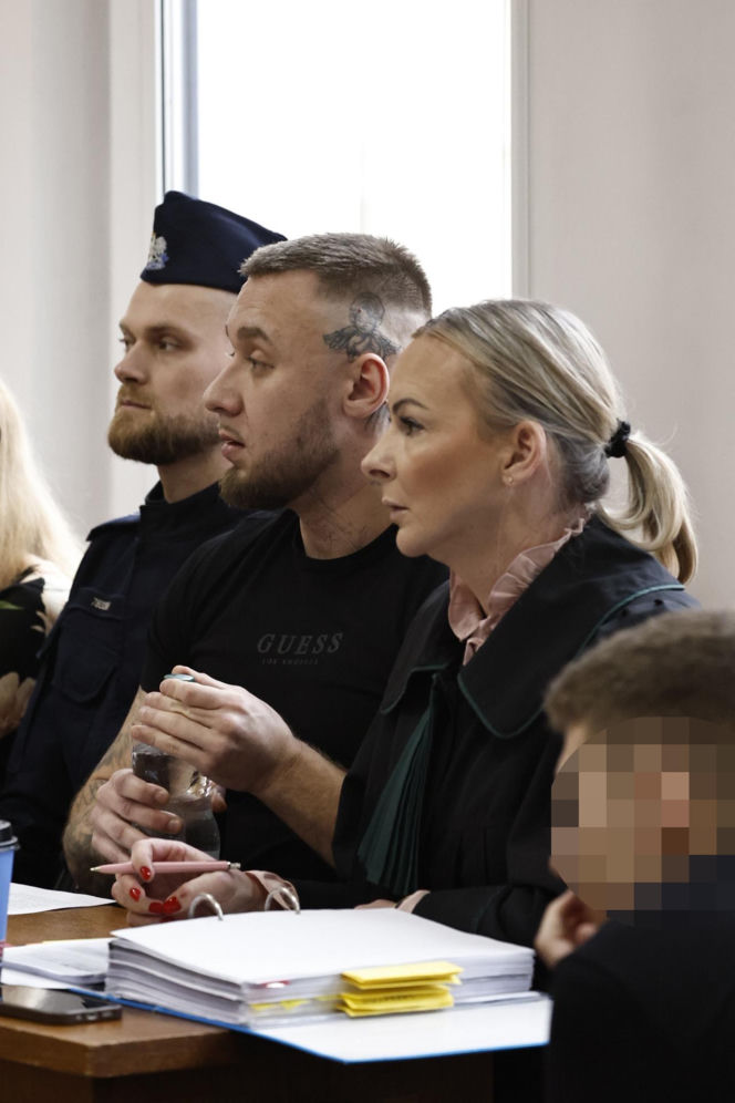 Łukasz Żak w sądzie. Sypie się linia obrony jego kolegów. Biegły: „Każdy ma obowiązek udzielenia pomocy”