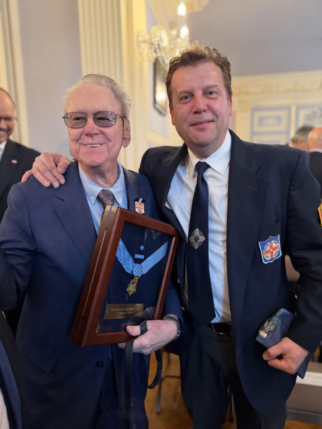 Wręczenie Krzyża Wielkiego Orderu Zasługi RP rodzicom Michaela Ollisa w Waszyngtonie, DC