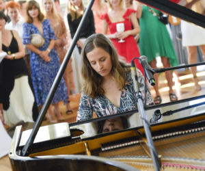 Hania Rani zdobyła prestiżową nagrodę za muzykę filmową! Kim jest?