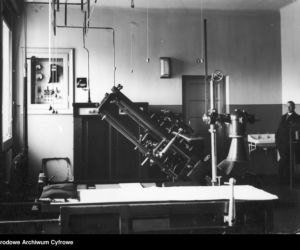 Sala z aparaturą medyczną w szpitalu w Białymstoku. 1930 rok