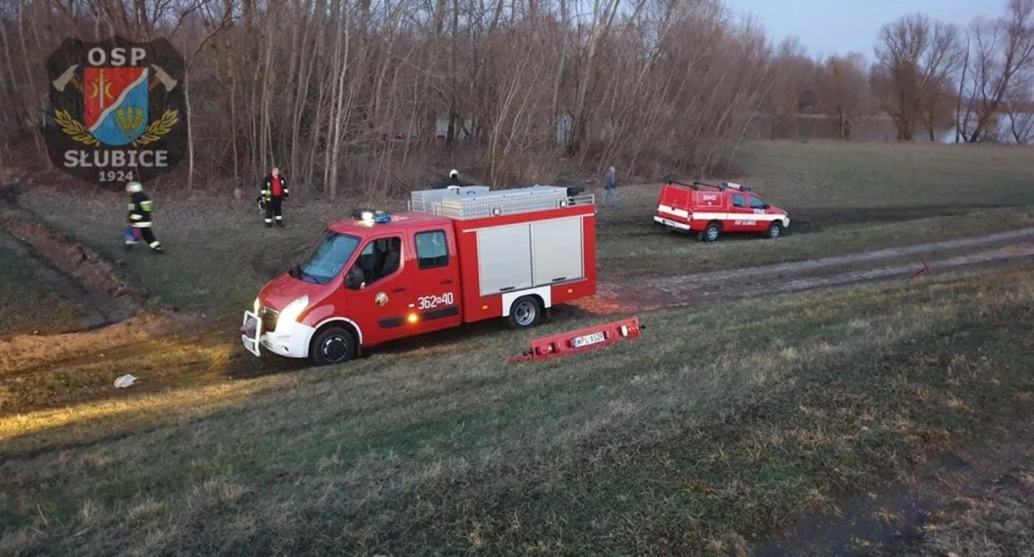 Słubice. Pływał po Wiśle, ale nie w łódce. Nie żyje 31-latek! [WIDEO, ZDJĘCIA]