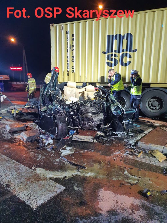 Makabryczny wypadek w Makowcu. Kierowca BMW zginął na miejscu