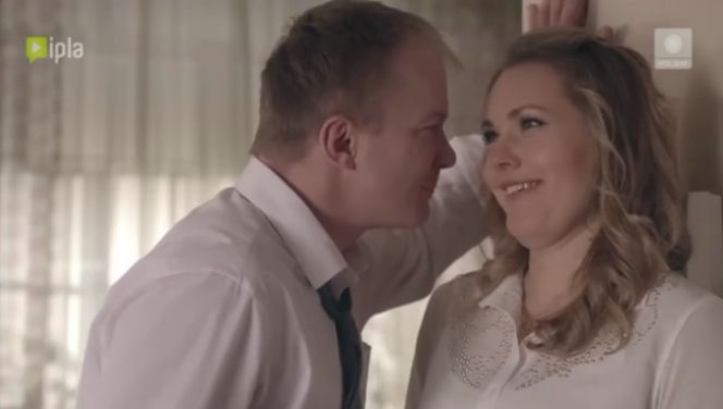 To nie koniec świata 2 sezon odc. 19. Darek (Eryk Lubos), Ula (Magdalena Lamparska)