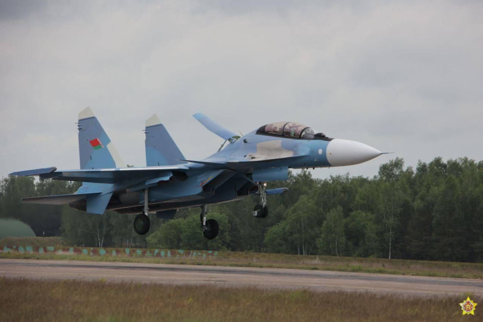 Białoruś wzmacnia lotnictwo. Nowe Su-30SM2 z Rosji już na miejscu