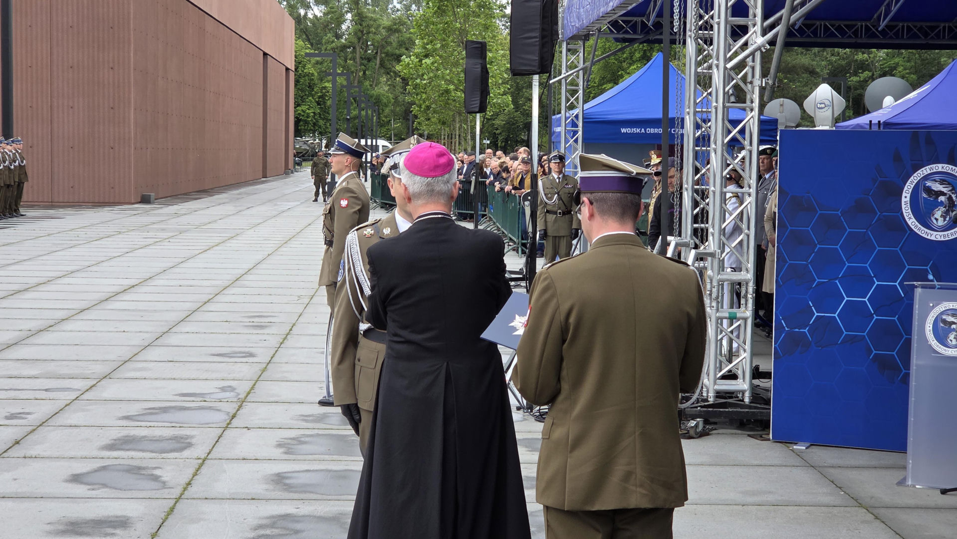 „Budowaliśmy samolot w trakcie lotu z pożarem”. Generał Molenda przechodzi do NATO
