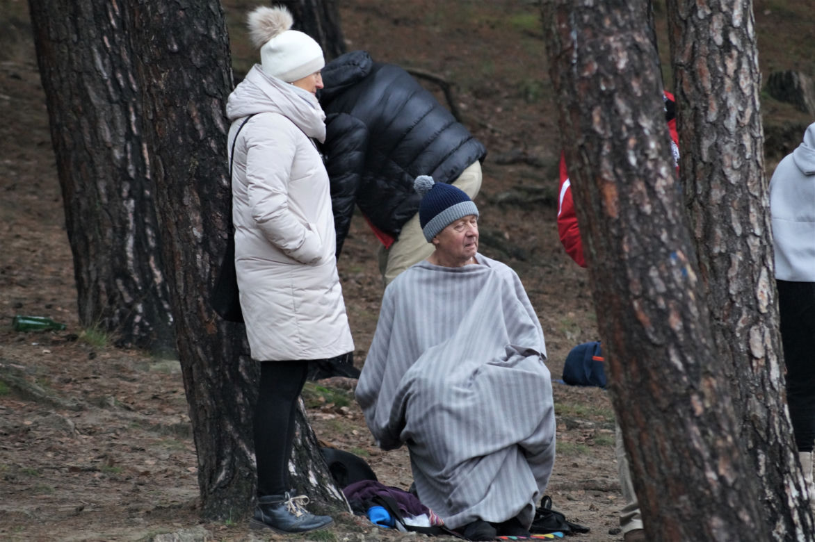 Bydgoskie Morsy wskoczyły do jeziora w Pieckach! [ZDJĘCIA]