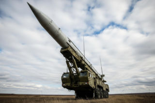 Łukaszenka ogłosił zakup broni od Putina. Kogo konkretnie straszy prezydent Białorusi?