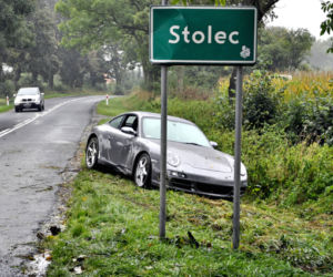 Wypadek Porsche w miejscowości Stolec