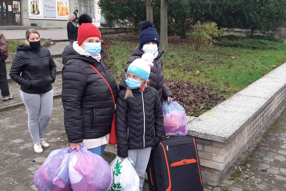 Od-Ważne kobiety rozdawały chryzantemy w Iławie