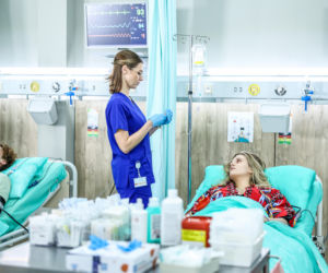 Szpital św. Anny, odcinek 87: Strzelanina przed szpitalem! Postrzelona pielęgniarka walczy o życie