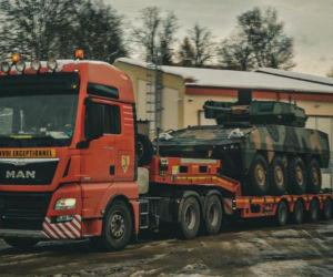 Kolejne partie nowego sprzętu. Brygada Strzelców Podhalańskich odebrała nowe KTO Rosomak z ZSSW-30