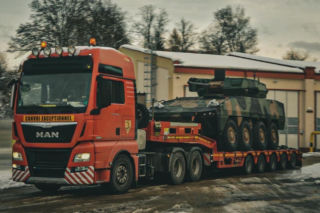 Kolejne partie nowego sprzętu. Brygada Strzelców Podhalańskich odebrała nowe KTO Rosomak z ZSSW-30