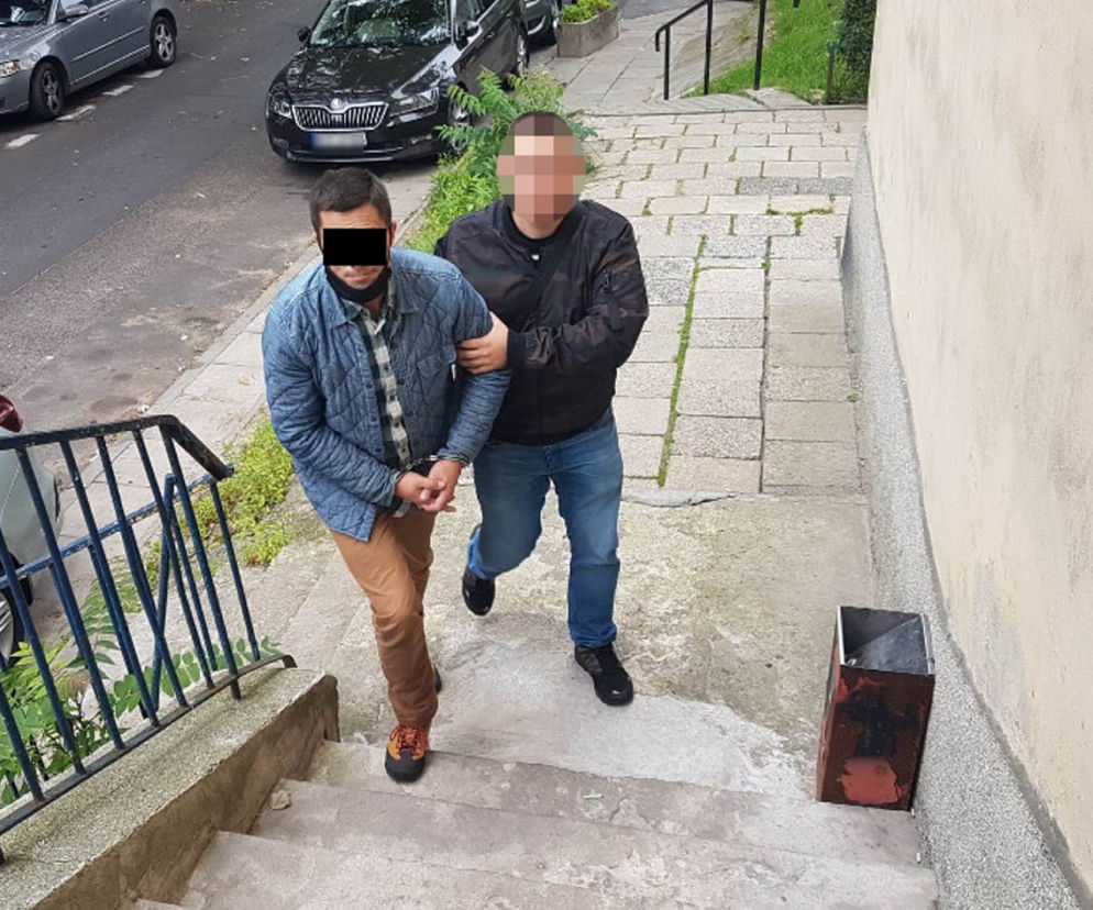 Gang plądrował mieszkania na Śródmieściu! Rabowali wszystko, co wpadło im w łapy