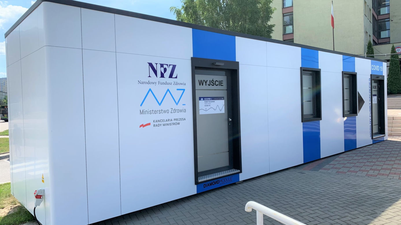 Mobilny kontener w Olsztynie. Od 10 czerwca ruszą w nim szczepienia. Bez umawiania terminu! [FOTO]