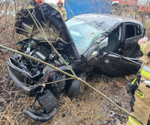 Radom. 18-latek na OIOM-ie! Seat roztrzaskał się o betonowy przepust [ZDJĘCIA]