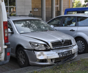 Wraki blokują miejsca parkingowe