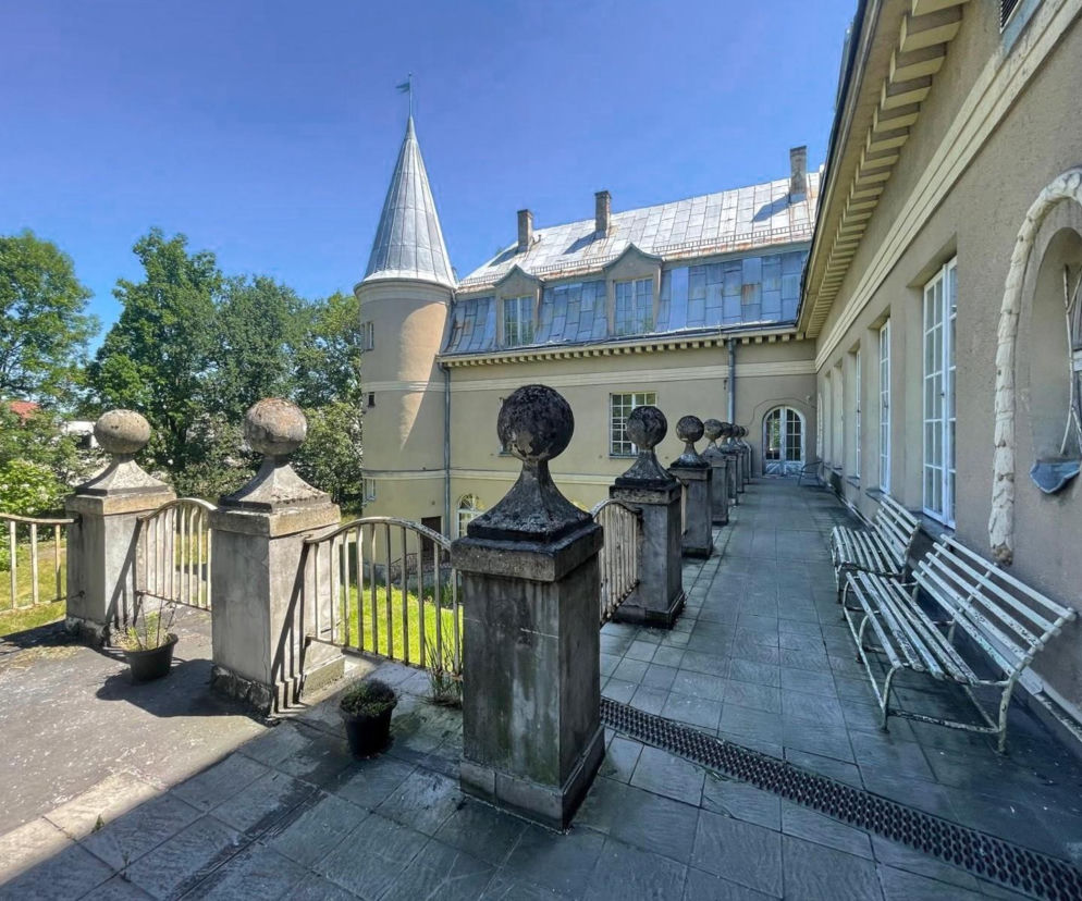 Pałac w Łubiu znów na sprzedaż. Drugi przetarg z obniżoną ceną wywoławczą