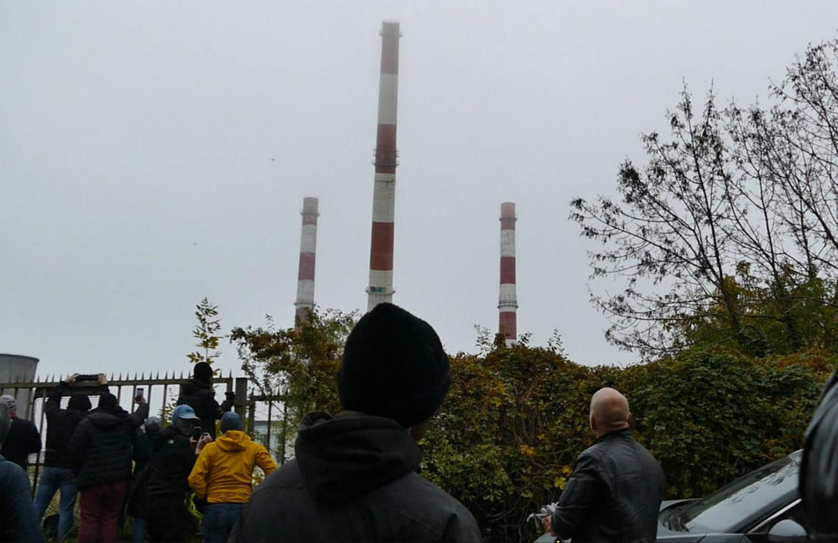 Przez blisko 70 lat były symbolem Łodzi. Trzy kominy EC2 przestały istnieć