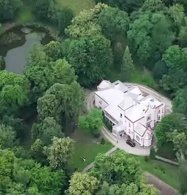 Budda przyznał, że zostawił skrzynię pod domem dziecka.