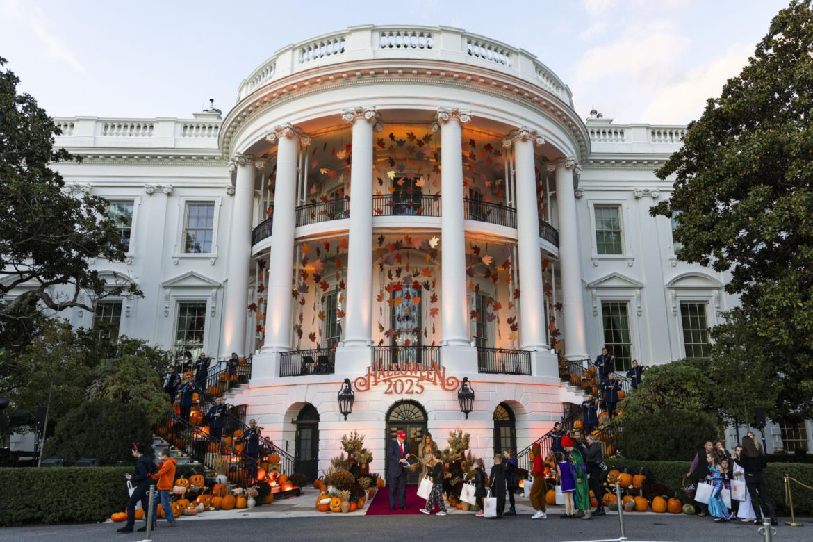 Tłumy na zabawie w Białym Domu. Tak Trump świętował Halloween EPA/JIM LO SCALZO