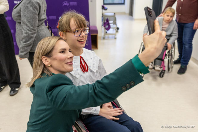 Marta Nawrocka w zieleni