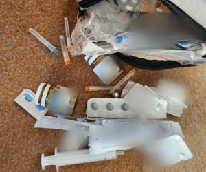 Policja rozbiła grupę handlującą lekami opioidowymi. Cztery młode kobiety nie żyją. Wśród zatrzymanych jest lekarz