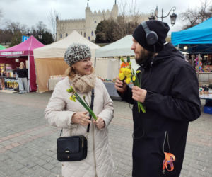 ESKA Lublin rozdawała żonkile na wiosnę