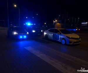 Suwałki. Nieoznakowany policyjny radiowóz BMW zderzył się z toyotą. To już druga kolizja tego auta [ZDJĘCIA]