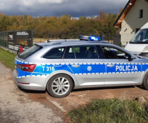 Falczewo. Rowerzysta potrącony na ścieżce rowerowej. Wjechał w niego samochód dostawczy [FOTO]