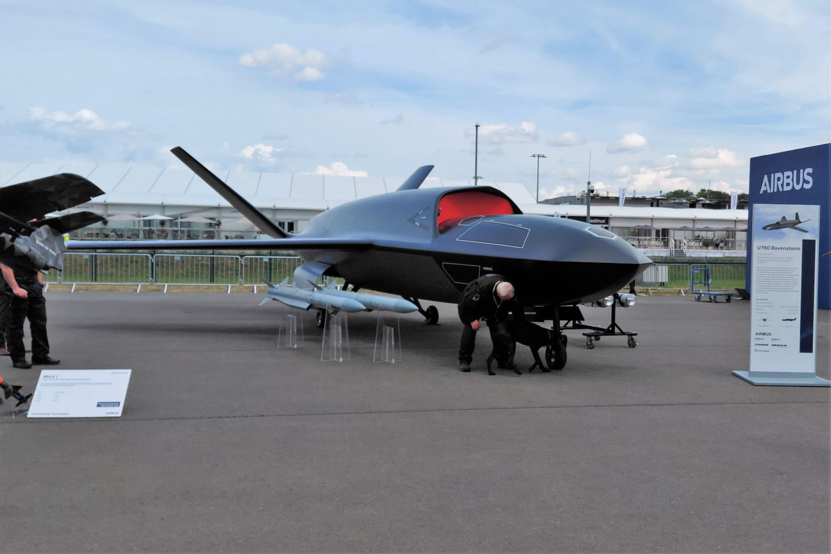Dron bojowy Airbus U760 Ravenstorm