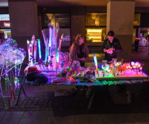 Festiwal Skyway skromniejszy niż poprzednie edycje. Tłumy zwiedzających mimo kiepskiej pogody.